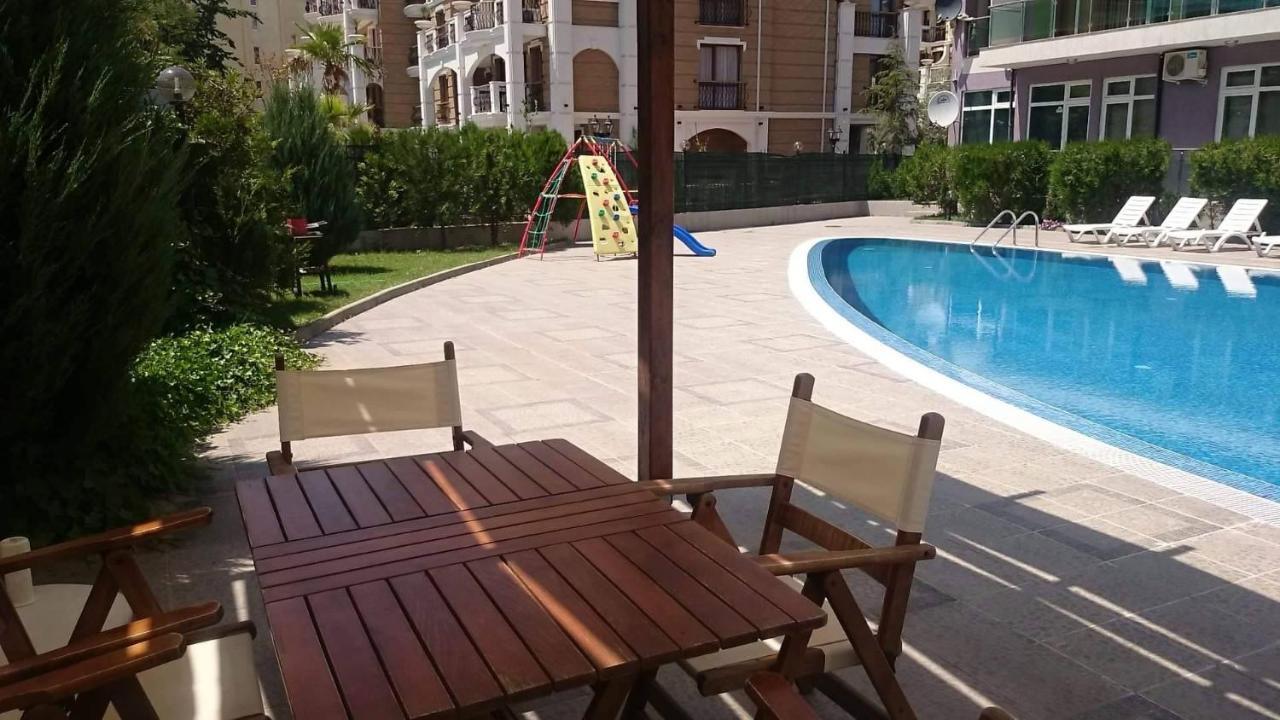 Family Apartments In Solmarin Slantschew brjag Exterior foto